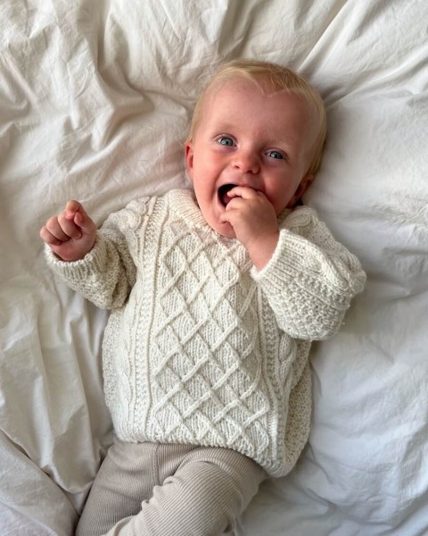 Moby Sweater Baby - Garnpaket (PetiteKnit)